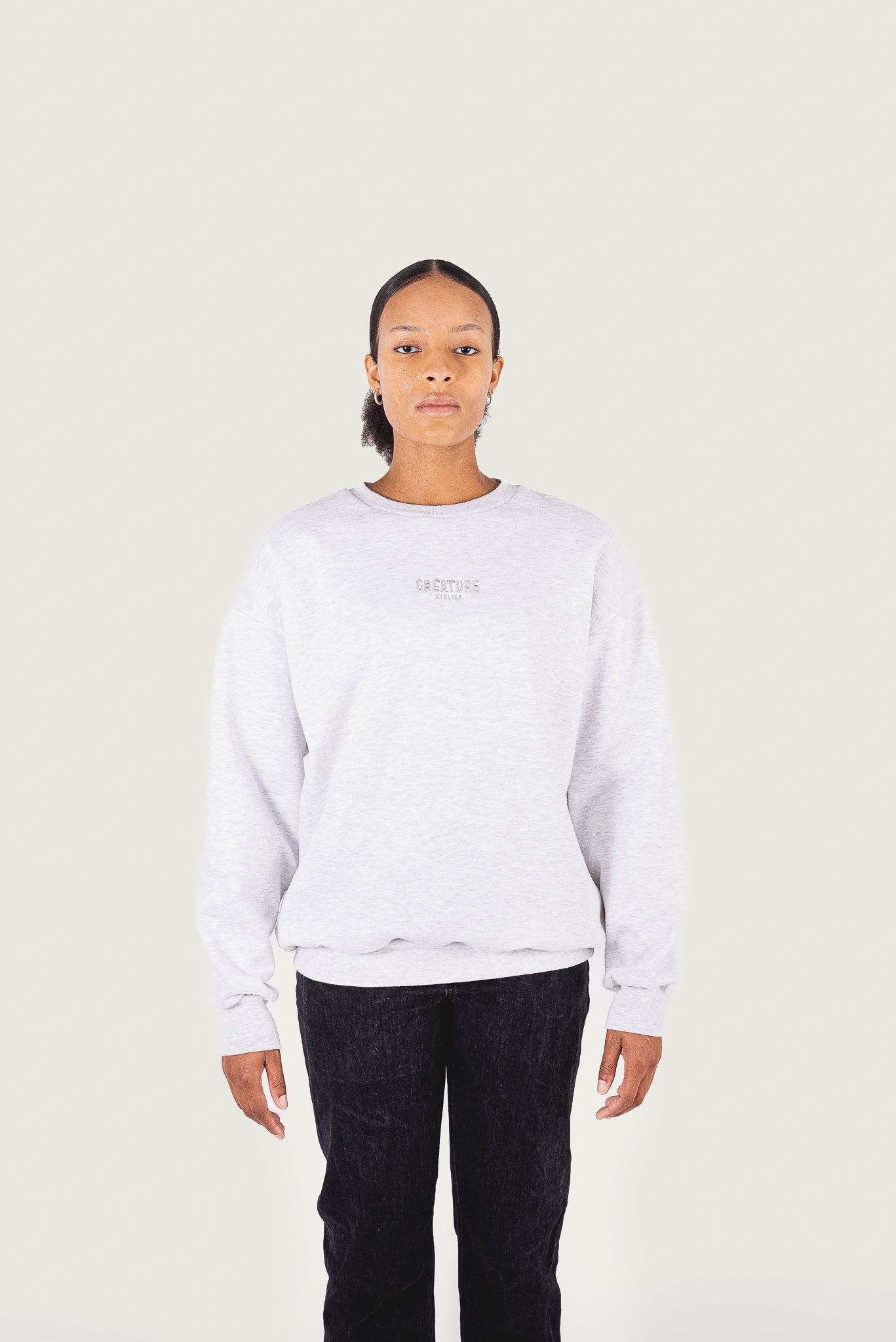 Crewneck brodé "Créature Atelier"