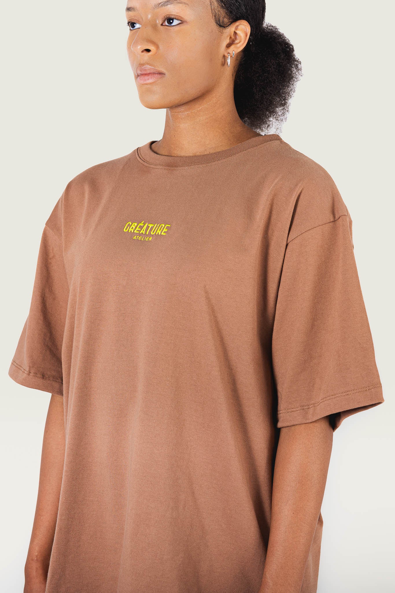 T-Shirt brodé "Créature Atelier" | BoxTee Heavyweight