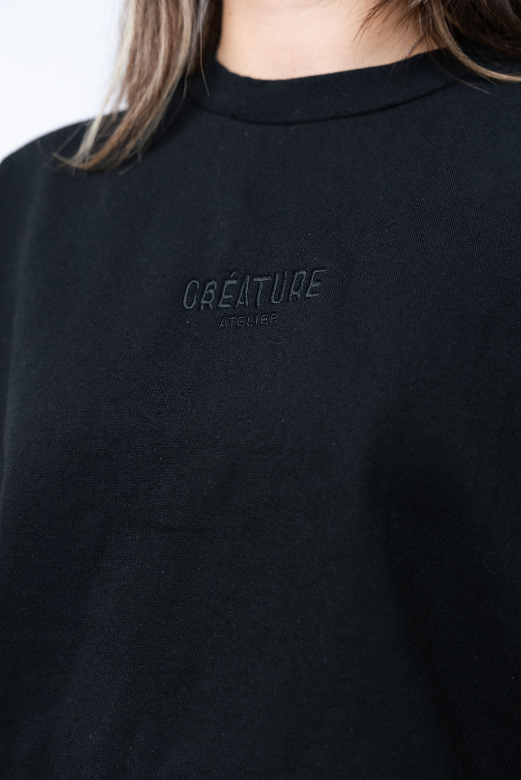 Crewneck brodé "Créature Atelier"