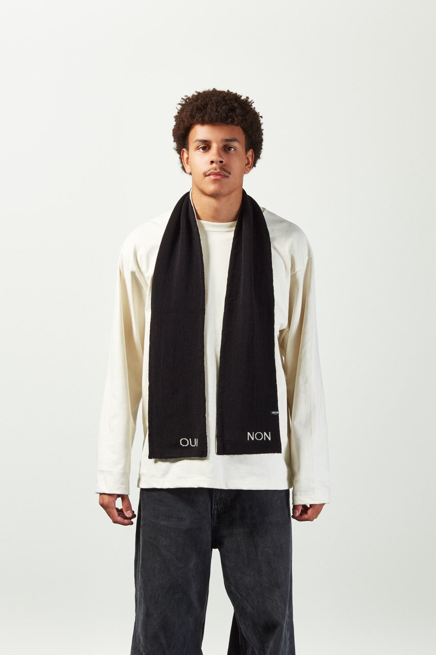Le Foulard "Oui/Non"