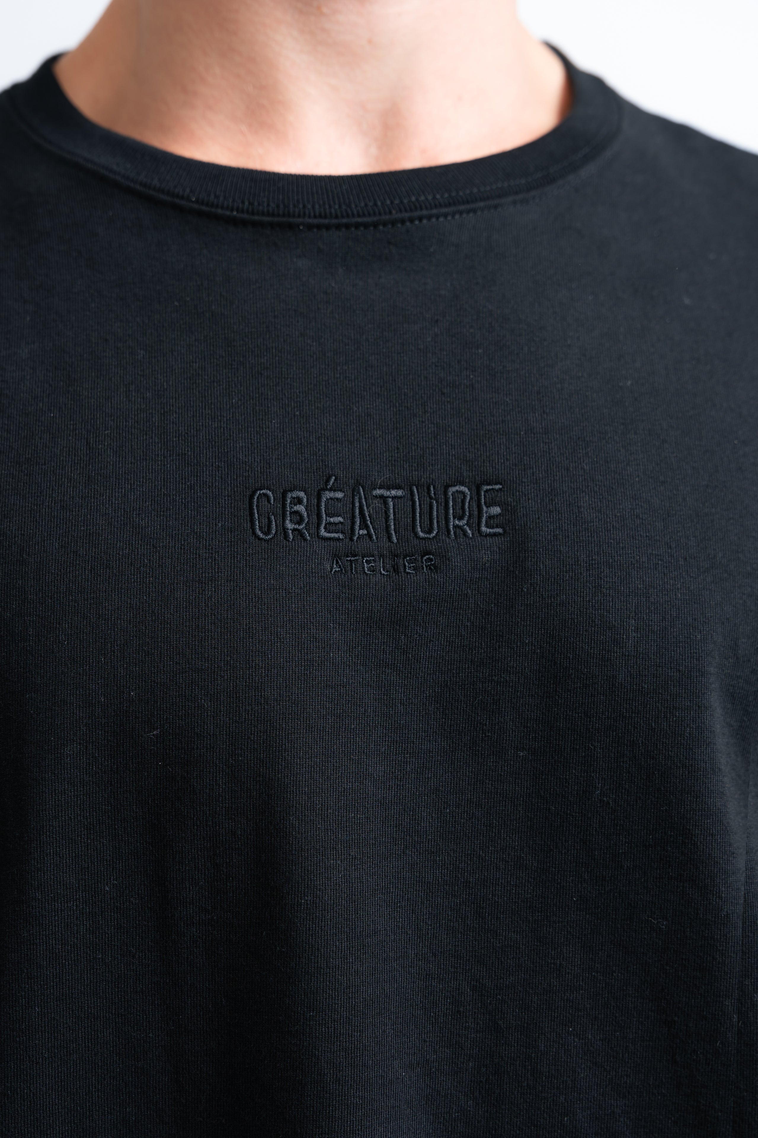 T-Shirt brodé "Créature Atelier" | BoxTee Heavyweight